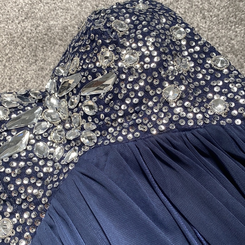 Dress - Picture 2 of 4